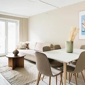 Urban - Stylish Scandinavian Gem With French Balcony Appartamento Bergen