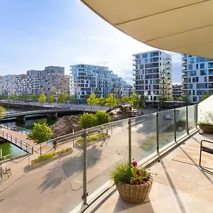 Lys 3 Vaerelses Med 26 M2 Sydvendt Altan Lejlighed Århus